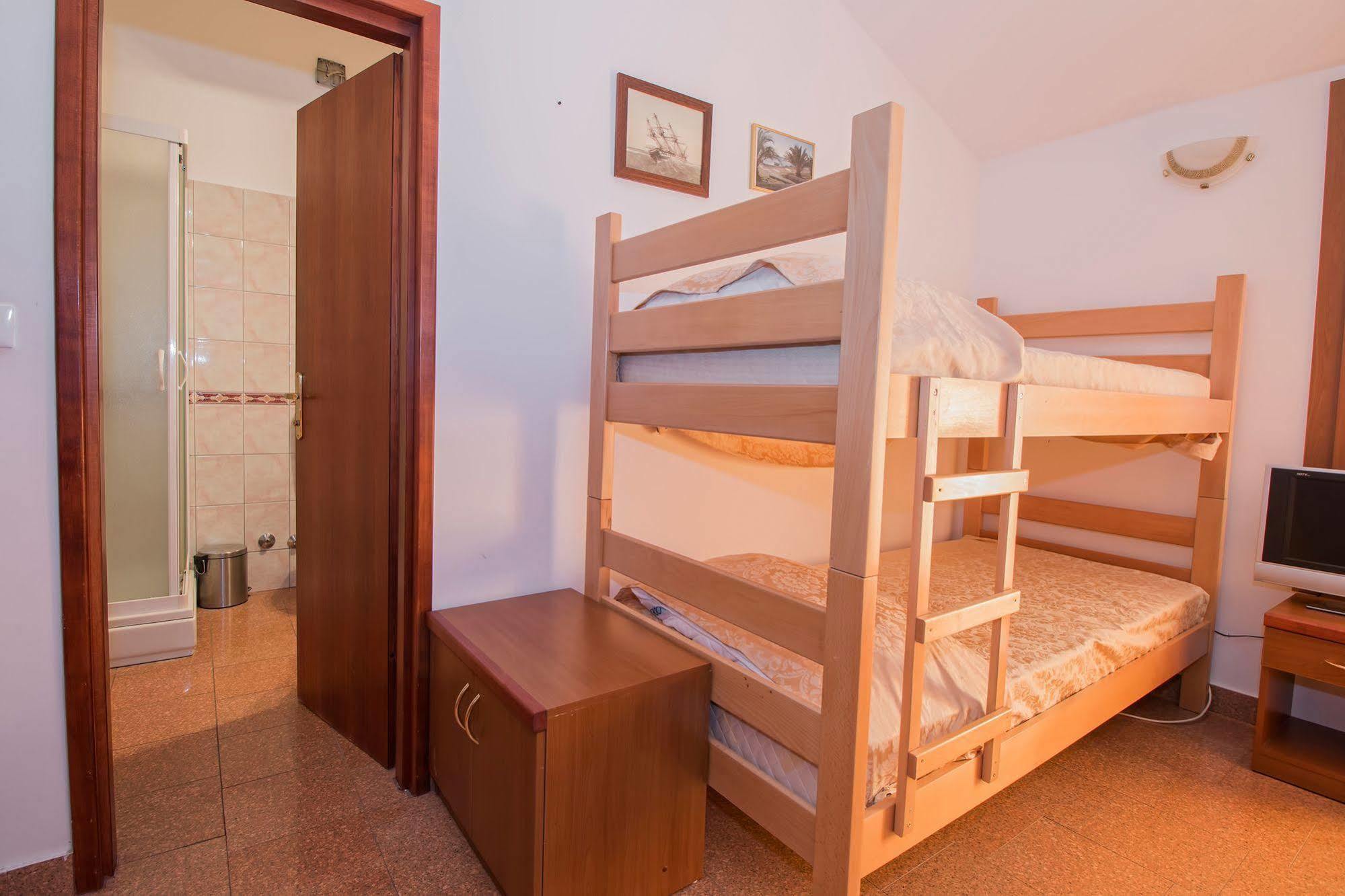 Hotel Hygge Biograd Na Moru Exterior foto