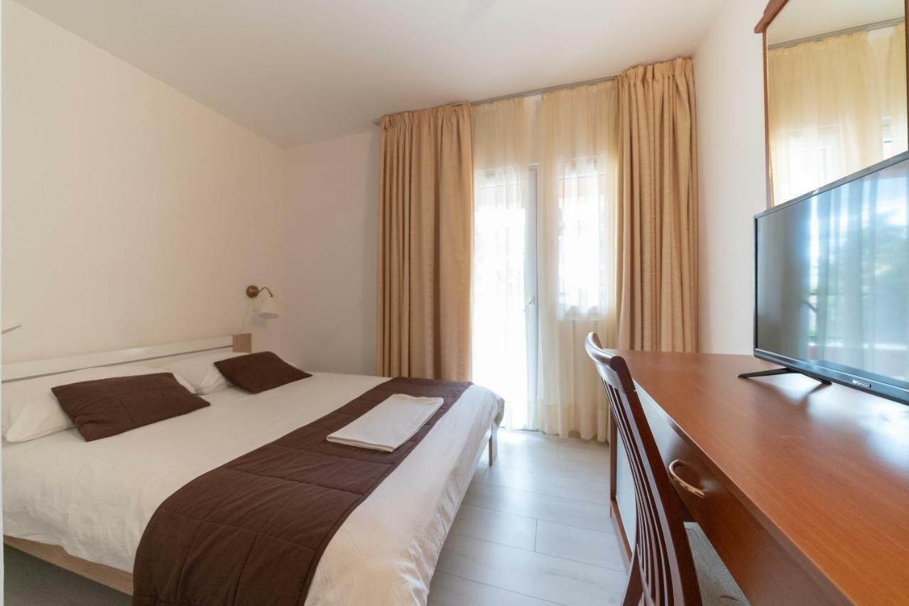 Hotel Hygge Biograd Na Moru Exterior foto