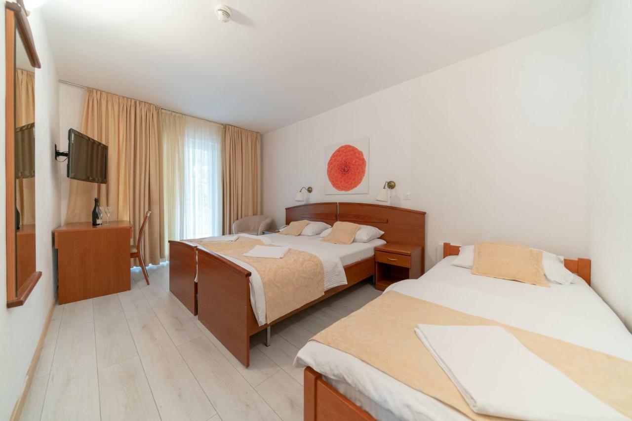 Hotel Hygge Biograd Na Moru Exterior foto